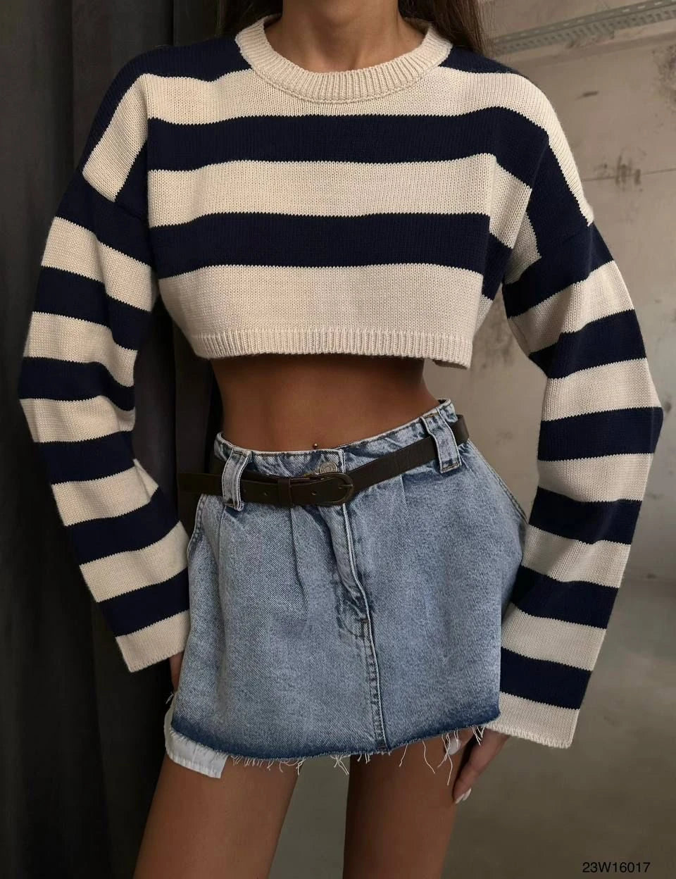 -Striped Crop Sweater- 