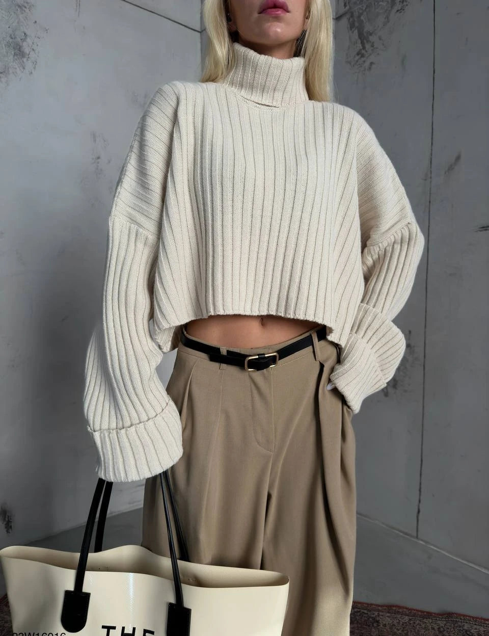 -Turtleneck Ribbed Crop Sweater- 