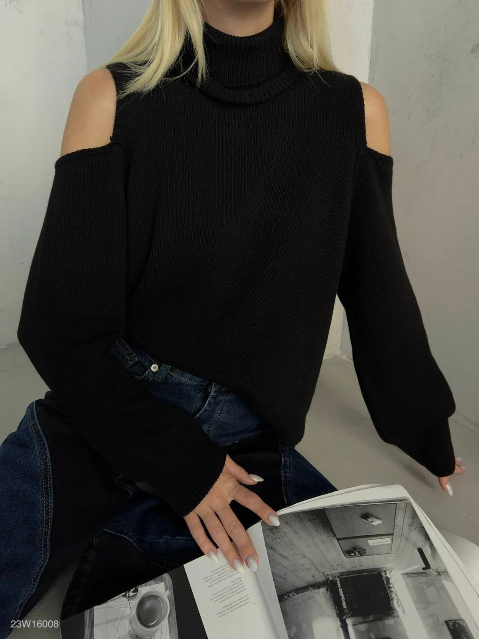 Shoulder Detail Turtleneck Sweater 